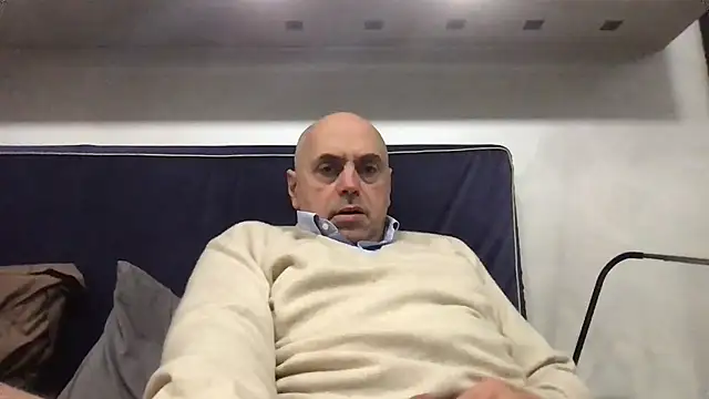 Snapshot of pantomax chatting on 11/22/25, 01:04 pantomax online show from 11/22/25, 01:04