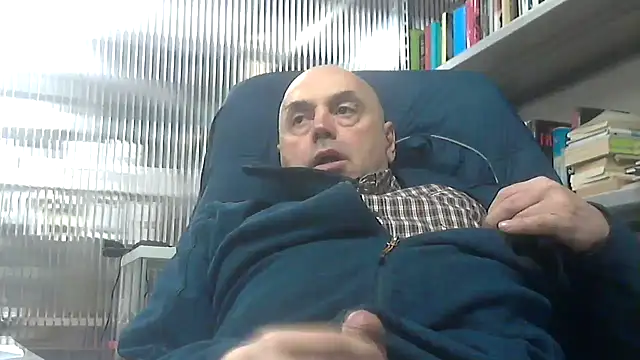 Snapshot of pantomax chatting on 03/02/26, 12:13 pantomax online show from 03/02/26, 12:13