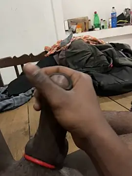 Snapshot of tamil000000 chatting on 02/14/25, 02:33 tamil000000 online show from 02/14/25, 02:33