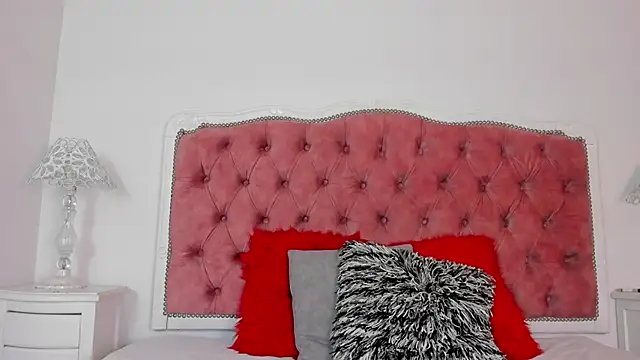 amberlitle online show from 09/15/25, 12:38