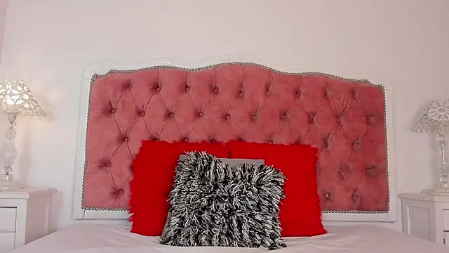 amberlitle online show from 09/30/25, 12:21