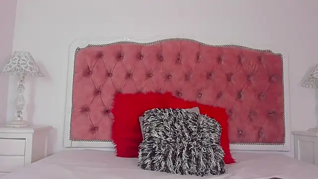 amberlitle online show from 10/04/25, 12:47