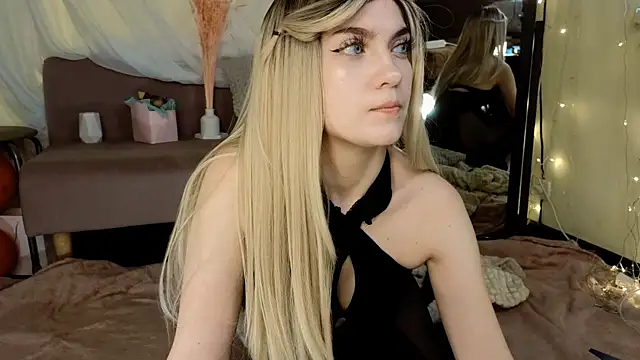 LilluCooper online show from 03/11/25, 07:37