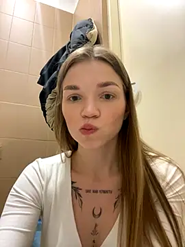 KitteCat online show from 10/08/25, 12:03