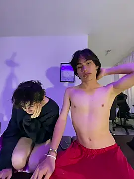 Snapshot of Ne0nn chatting on 12/06/24, 01:40 Ne0nn online show from 12/06/24, 01:40