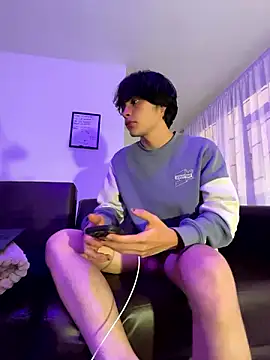 Snapshot of Ne0nn chatting on 12/09/24, 02:02 Ne0nn online show from 12/09/24, 02:02