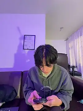 Snapshot of Ne0nn chatting on 12/10/24, 08:08 Ne0nn online show from 12/10/24, 08:08