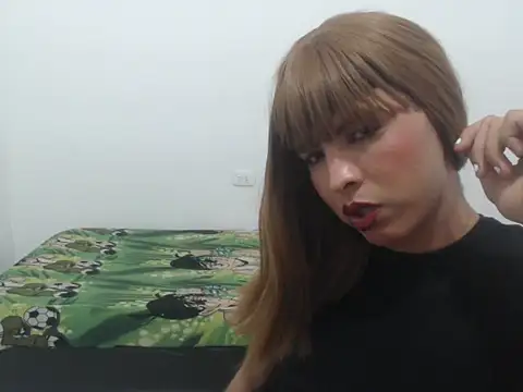 Snapshot of estefania224 chatting on 04/01/26, 12:06 estefania224 online show from 04/01/26, 12:06