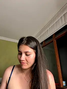 aurora divine online show from 09/22/25, 11:40