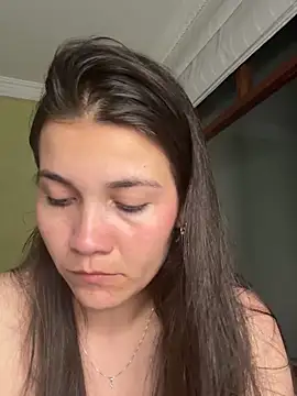 aurora divine online show from 09/27/25, 11:43