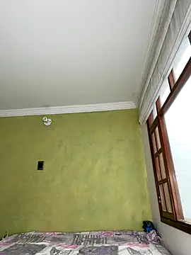 aurora divine online show from 10/31/25, 01:01