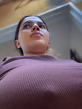 Snapshot of vivicolibri chatting on 09/18/25, 09:17 vivicolibri online show from 09/18/25, 09:17