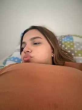 Snapshot of vivicolibri chatting on 09/30/25, 07:52 vivicolibri online show from 09/30/25, 07:52