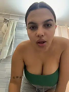 Snapshot of vivicolibri chatting on 11/02/25, 03:58 vivicolibri online show from 11/02/25, 03:58