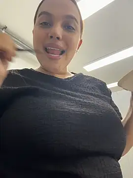 Snapshot of vivicolibri chatting on 11/13/25, 04:50 vivicolibri online show from 11/13/25, 04:50