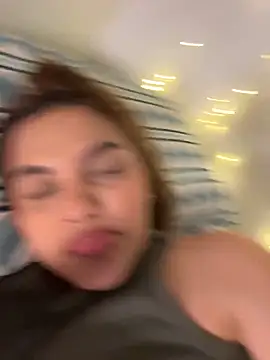 Snapshot of vivicolibri chatting on 12/14/25, 10:25 vivicolibri online show from 12/14/25, 10:25