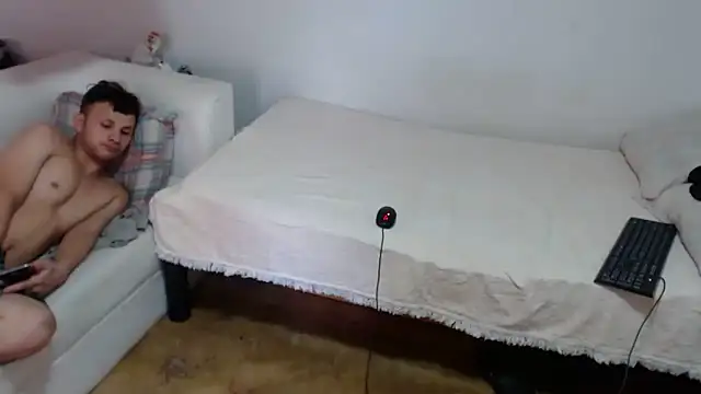 dani07- online show from 03/15/25, 07:38