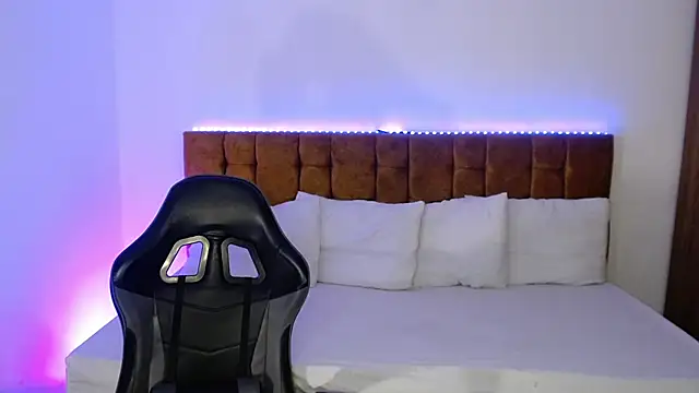 alexiaaross online show from 09/24/25, 04:05