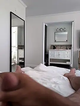 Snapshot of Italianstalion247365 chatting on 11/17/25, 06:24 Italianstalion247365 online show from 11/17/25, 06:24