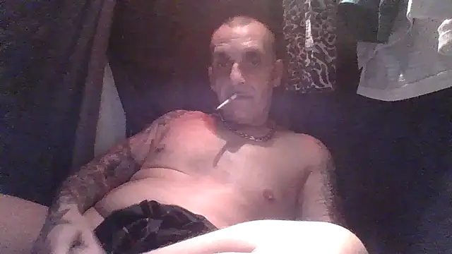 Snapshot of CandiedPompano chatting on 10/08/25, 06:00 CandiedPompano online show from 10/08/25, 06:00