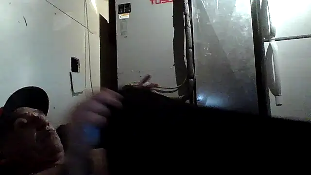 Snapshot of CandiedPompano chatting on 10/16/25, 02:23 CandiedPompano online show from 10/16/25, 02:23