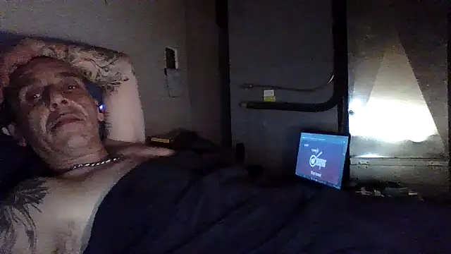 CandiedPompano online show from 10/28/25, 07:38