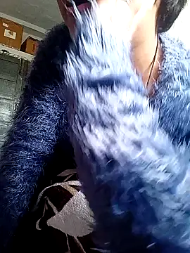 Snapshot of ruhi2003 chatting on 12/06/24, 04:47 ruhi2003 online show from 12/06/24, 04:47