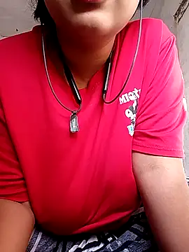 Snapshot of ruhi2003 chatting on 02/13/25, 09:30 ruhi2003 online show from 02/13/25, 09:30