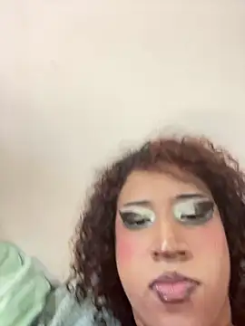 zahrivk1 online show from 01/12/25, 12:23