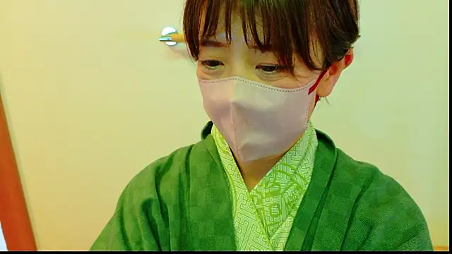 Snapshot of Risa_06 chatting on 11/04/25, 01:43 Risa 06 online show from 11/04/25, 01:43