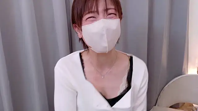 Snapshot of Risa_06 chatting on 11/29/25, 11:35 Risa 06 online show from 11/29/25, 11:35