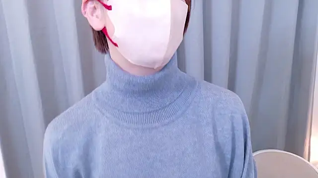 Snapshot of Risa_06 chatting on 12/17/25, 12:11 Risa 06 online show from 12/17/25, 12:11