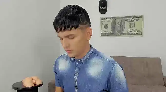 Snapshot of Lyam_ap chatting on 01/08/25, 08:27 Lyam ap online show from 01/08/25, 08:27