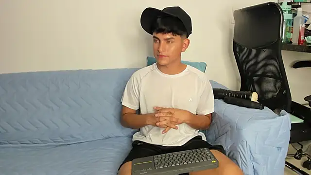 Snapshot of Lyam_ap chatting on 01/29/25, 07:25 Lyam ap online show from 01/29/25, 07:25