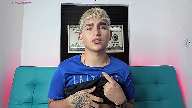 Snapshot of Lyam_ap chatting on 10/03/25, 09:50 Lyam ap online show from 10/03/25, 09:50