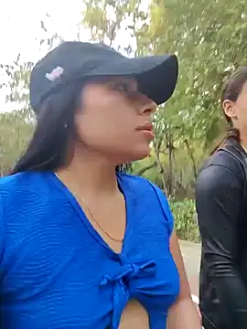 Snapshot of Caro_kitty- chatting on 11/19/25, 11:21 Caro kitty- online show from 11/19/25, 11:21