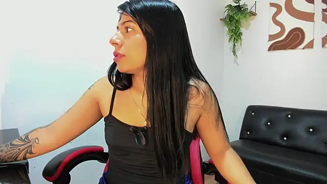 Snapshot of Caro_kitty- chatting on 11/24/25, 12:16 Caro kitty- online show from 11/24/25, 12:16