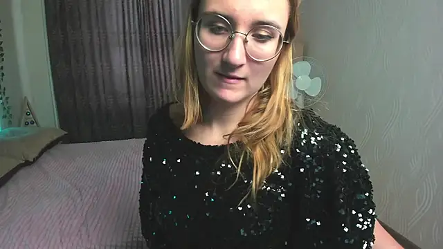 Miss Elsa  online show from 12/04/24, 06:00