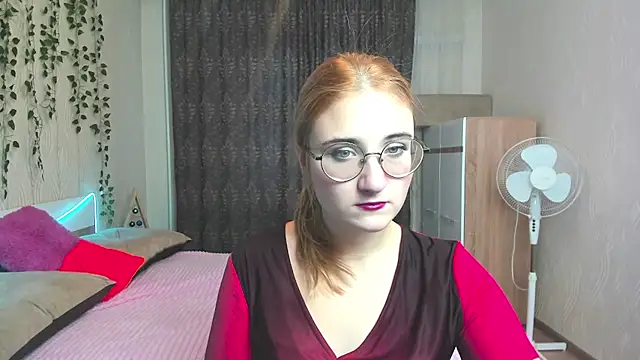 Miss Elsa  online show from 12/14/24, 03:07