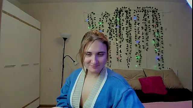 Miss Elsa  online show from 10/14/25, 01:34