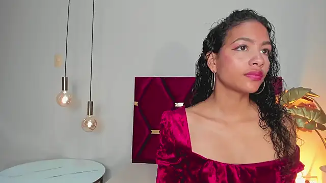AntonellaHall  online show from 03/12/25, 12:04