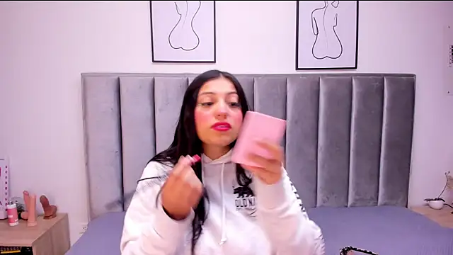 Emmy-Turnner online show from 10/22/25, 11:54