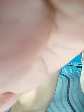 Snapshot of rrosevicky chatting on 10/17/25, 05:32 rrosevicky online show from 10/17/25, 05:32