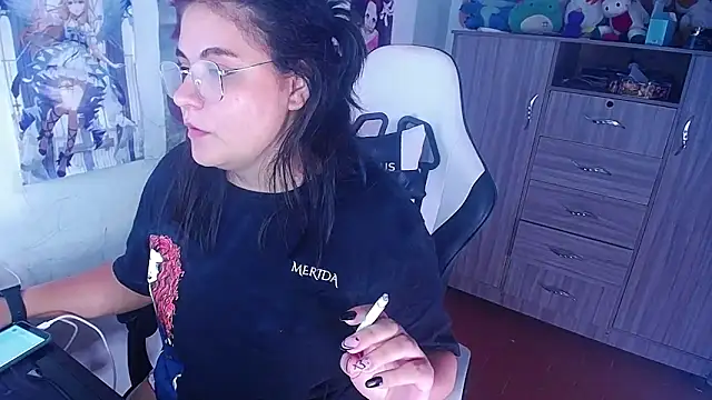 Snapshot of gigiqueen_18 chatting on 12/04/24, 06:39 gigiqueen 18 online show from 12/04/24, 06:39