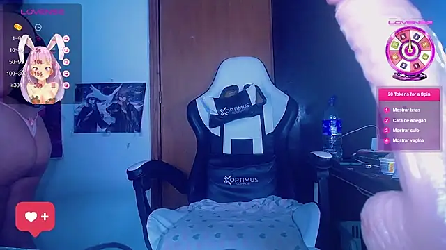 Snapshot of gigiqueen_18 chatting on 12/27/24, 09:32 gigiqueen 18 online show from 12/27/24, 09:32