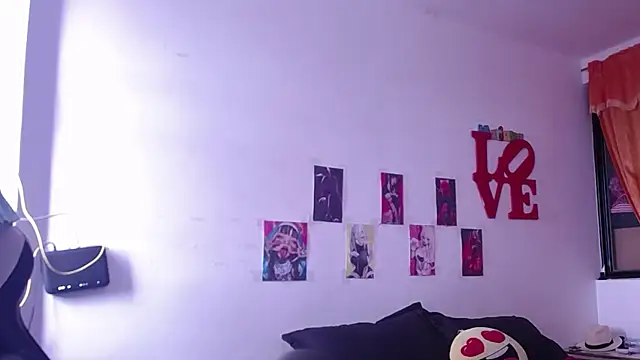 Snapshot of gigiqueen_18 chatting on 10/21/25, 03:46 gigiqueen 18 online show from 10/21/25, 03:46