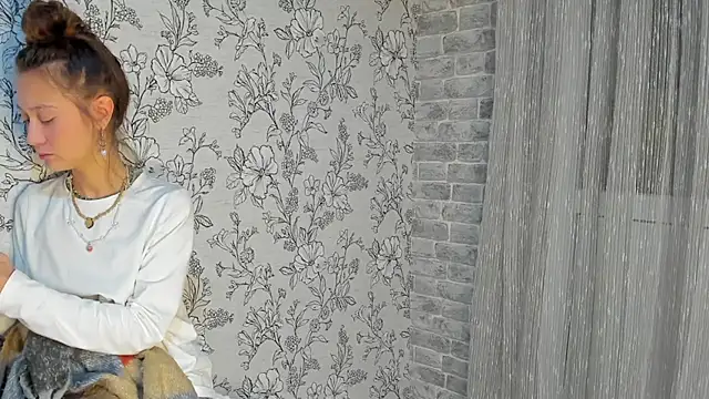 EllaSky xoxo online show from 10/31/25, 09:38