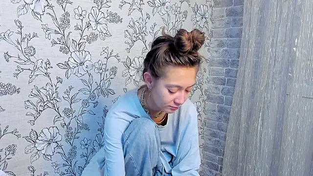 EllaSky xoxo online show from 11/08/25, 04:34