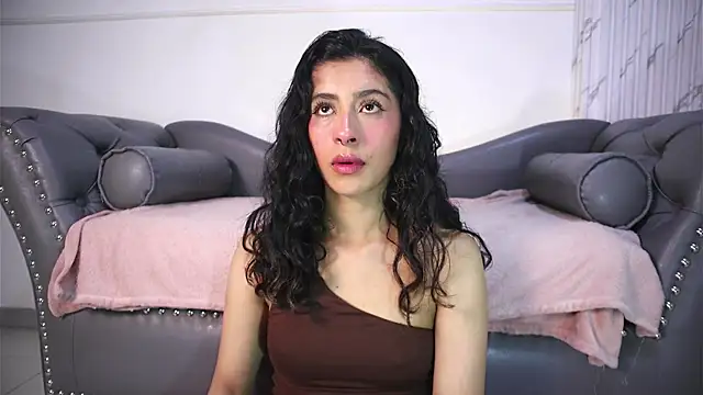 Alyssa jones online show from 06/12/26, 04:11