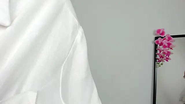 Lilly Colins online show from 12/08/24, 03:35